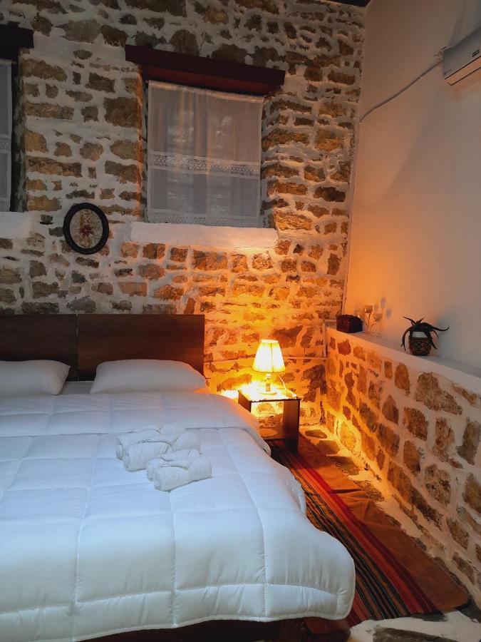 Gorica'S Bridge Hotel Берат Экстерьер фото